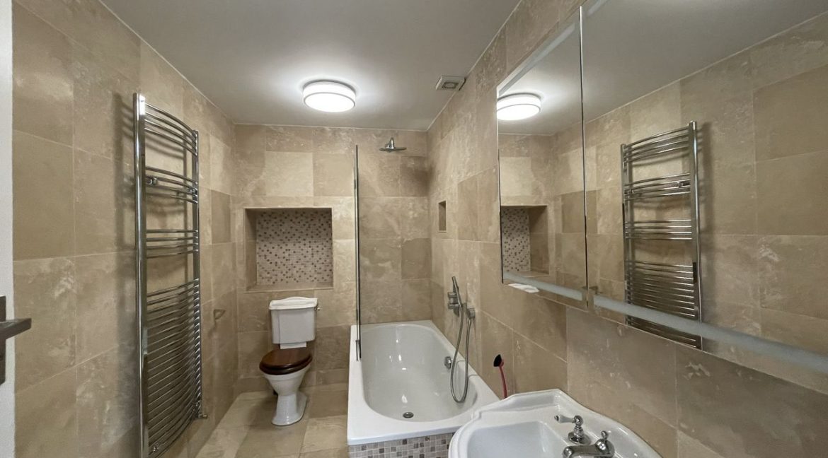 1371578-large-14.jpg