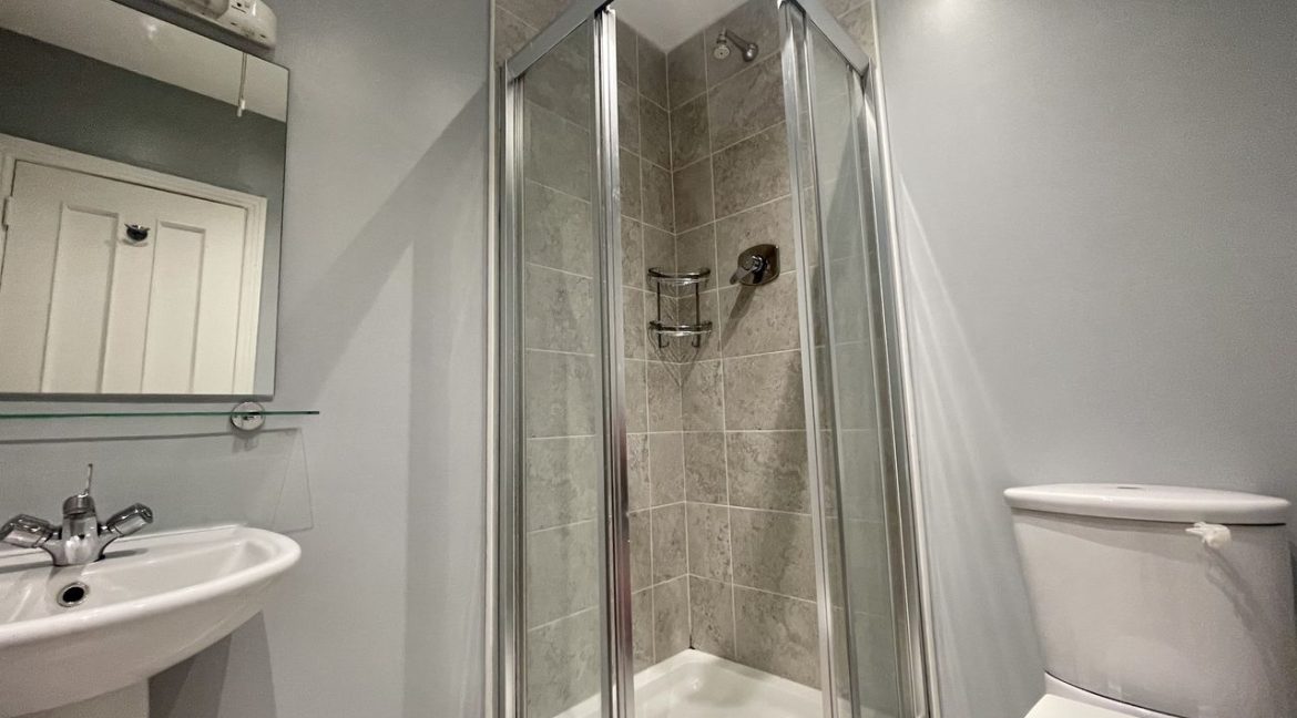 1371851-large-7.jpg