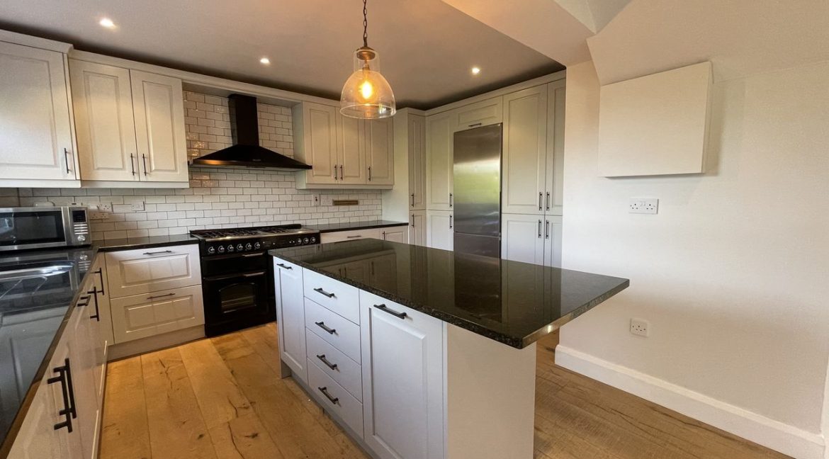 Bespoke Estate Agents Dublin | 12 Balally Grove, Dundrum Image Caption 1371052-large-5.jpg