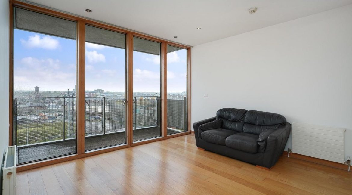 Bespoke Estate Agents Dublin | Apartment 21,Riverstown House,Spencer Dock,Dublin 1 Image Caption 1377969-large-1.jpg