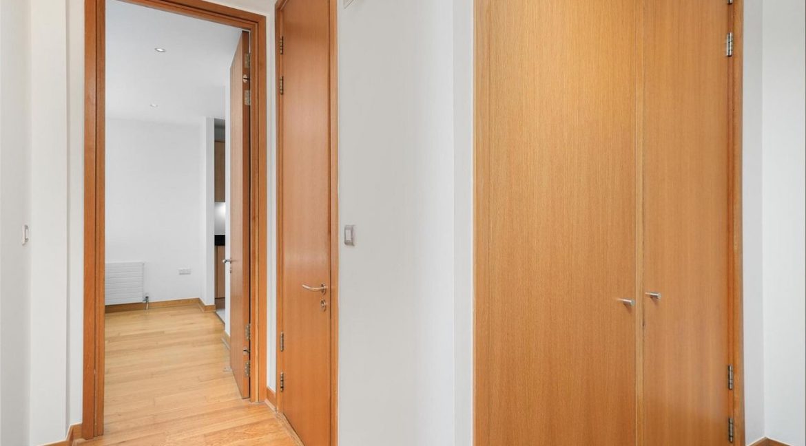 Bespoke Estate Agents Dublin | Apartment 21,Riverstown House,Spencer Dock,Dublin 1 Image Caption 1377969-large-3.jpg