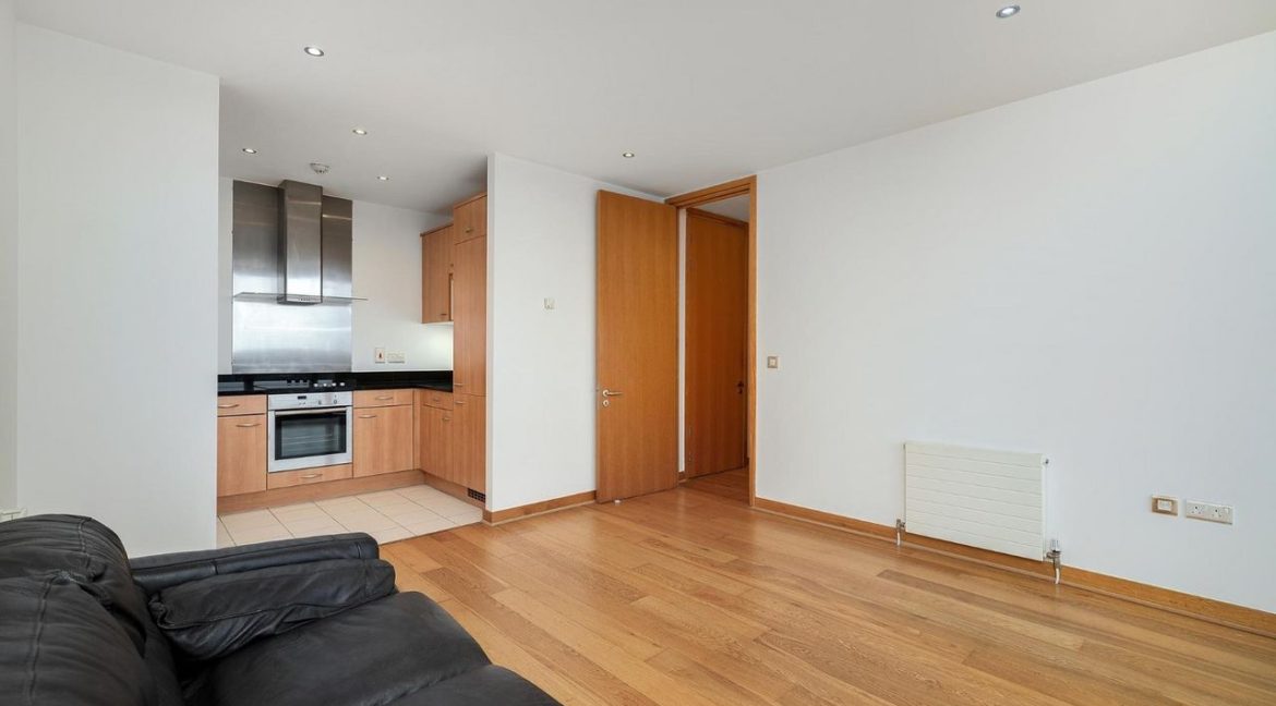 Bespoke Estate Agents Dublin | Apartment 21,Riverstown House,Spencer Dock,Dublin 1 Image Caption 1377969-large-6.jpg