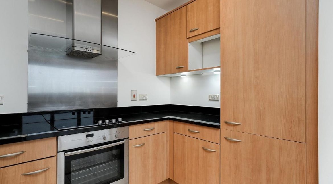 Bespoke Estate Agents Dublin | Apartment 21,Riverstown House,Spencer Dock,Dublin 1 Image Caption 1377969-large-10.jpg