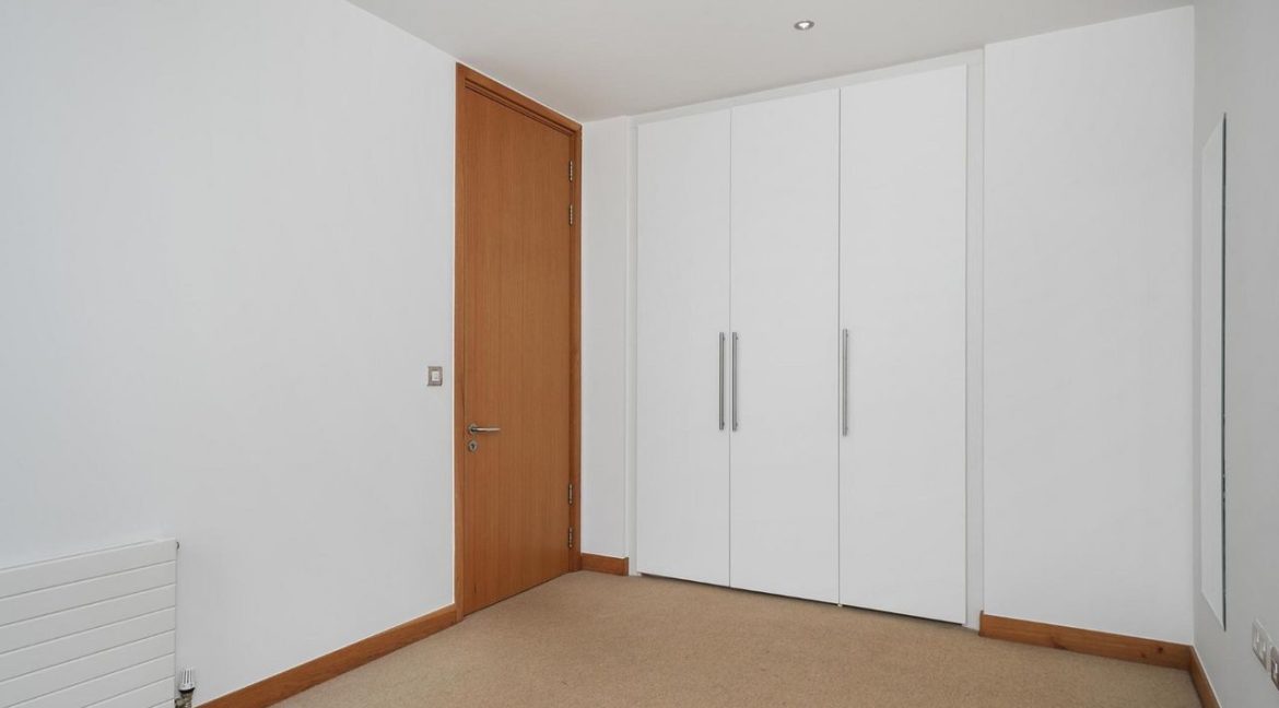 Bespoke Estate Agents Dublin | Apartment 21,Riverstown House,Spencer Dock,Dublin 1 Image Caption 1377969-large-12.jpg