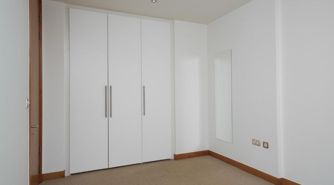 Bespoke Estate Agents Dublin | Apartment 21,Riverstown House,Spencer Dock,Dublin 1 Image Caption 1377969-large-13.jpg