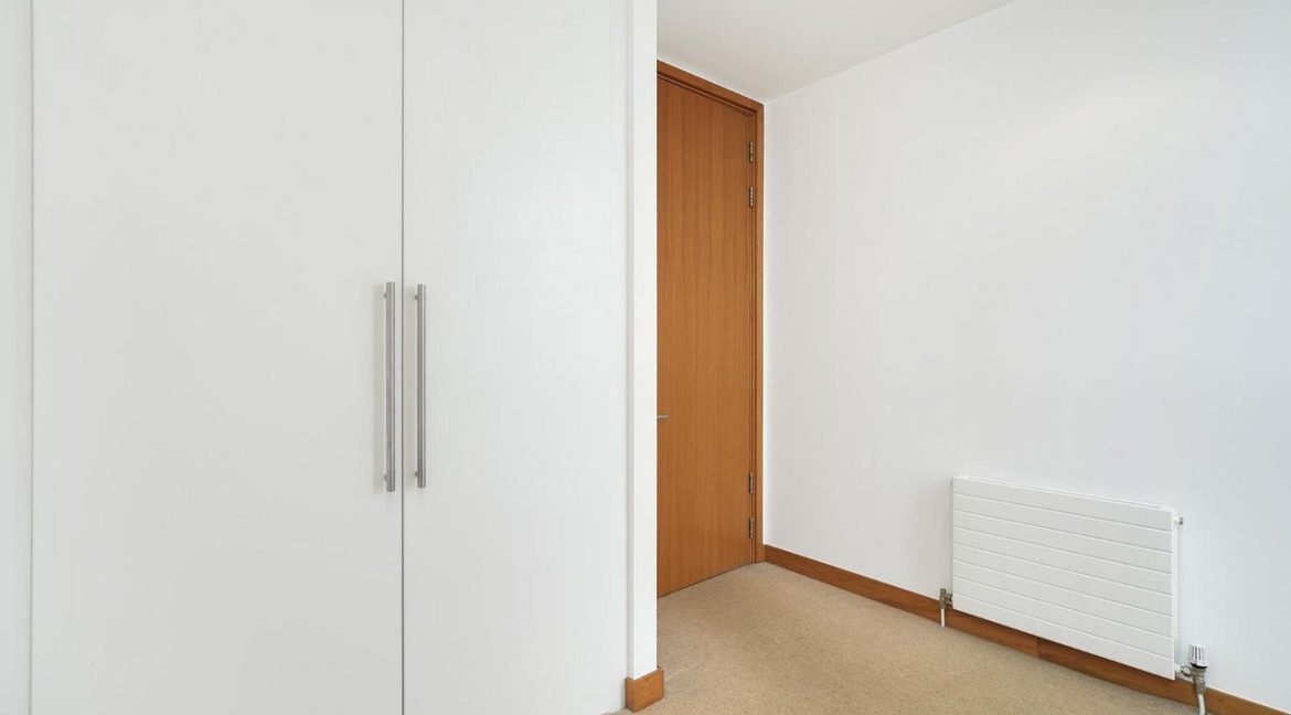 Bespoke Estate Agents Dublin | Apartment 21,Riverstown House,Spencer Dock,Dublin 1 Image Caption 1377969-large-15.jpg