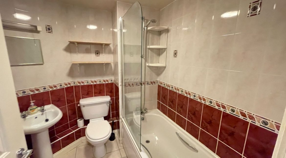 Bespoke Estate Agents Dublin | Apartment 16,The Plaza Crescent,Forster Way,Swords Image Caption 1378076-large-5.jpg