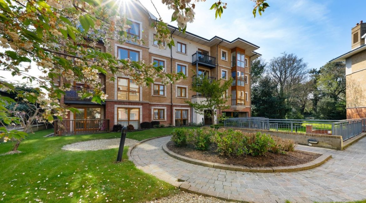 Bespoke Estate Agents Dublin | Apartment 96,Glaslyn,Howth Road,Dublin 3 Image Caption 1382091-large-0.jpg