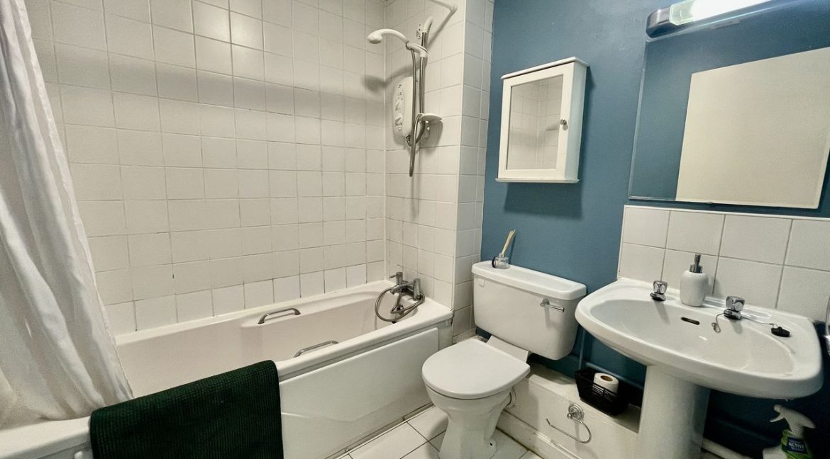 Bespoke Estate Agents Dublin | Apartment 37,Trinity Plaza,Tara Street,Dublin 2 Image Caption 1383873-large-10.jpg