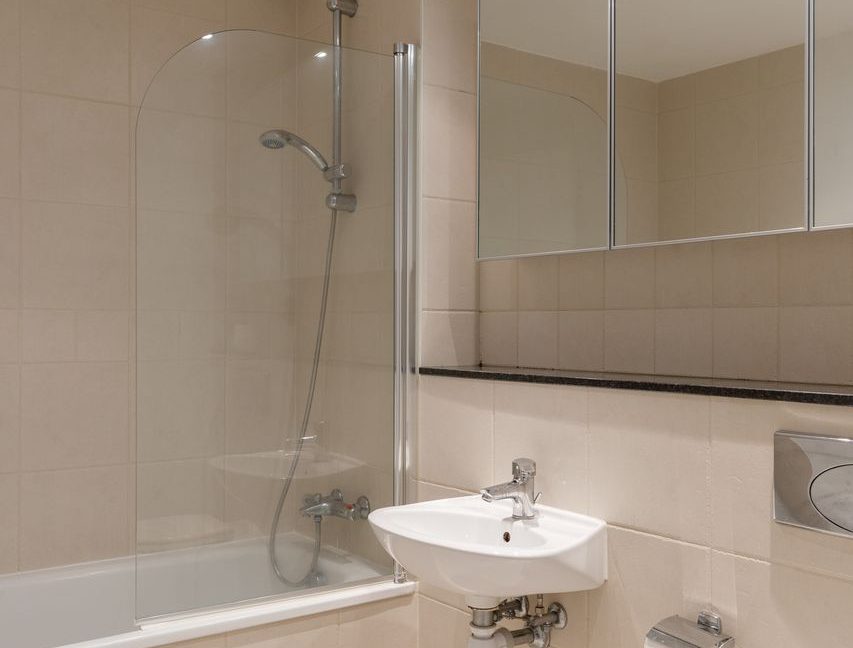 Bespoke Estate Agents Dublin | Apartment 21, Block 5, Gallery Quay Image Caption 1392055-large-10.jpg