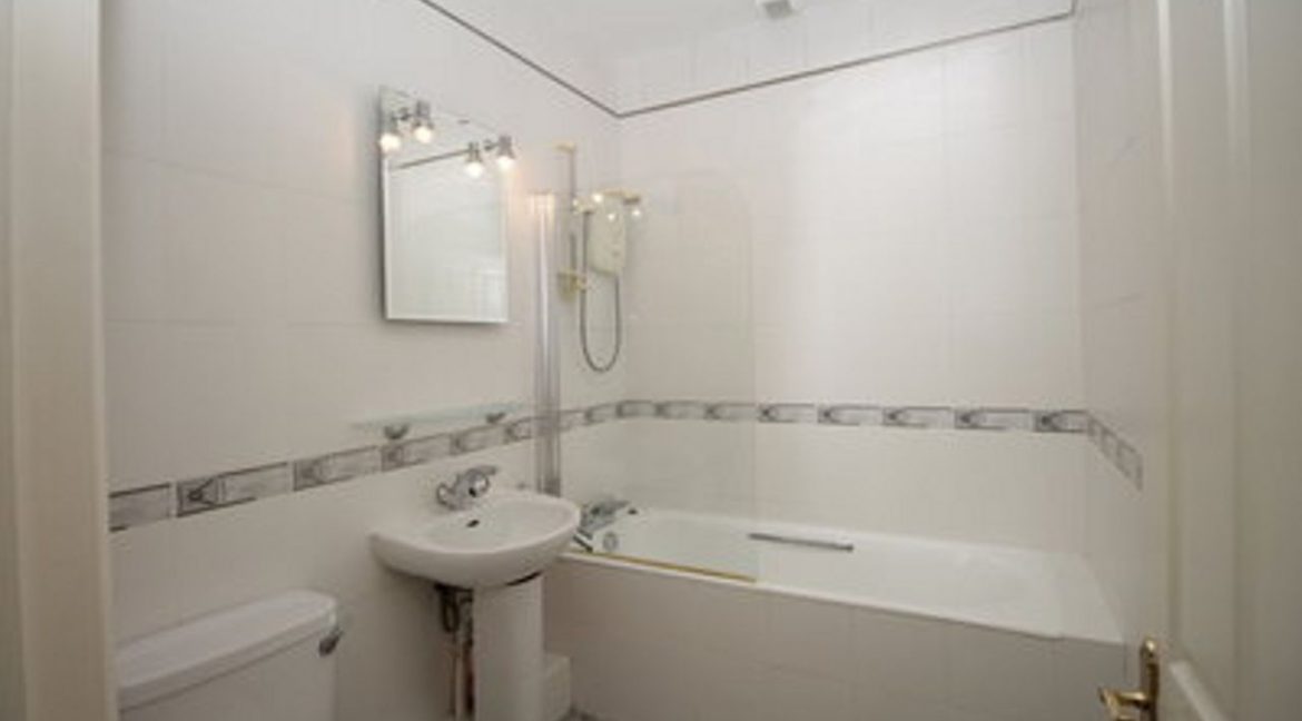 Bespoke Estate Agents Dublin | 7 Carysfort Park Image Caption 967690-large-16.jpg