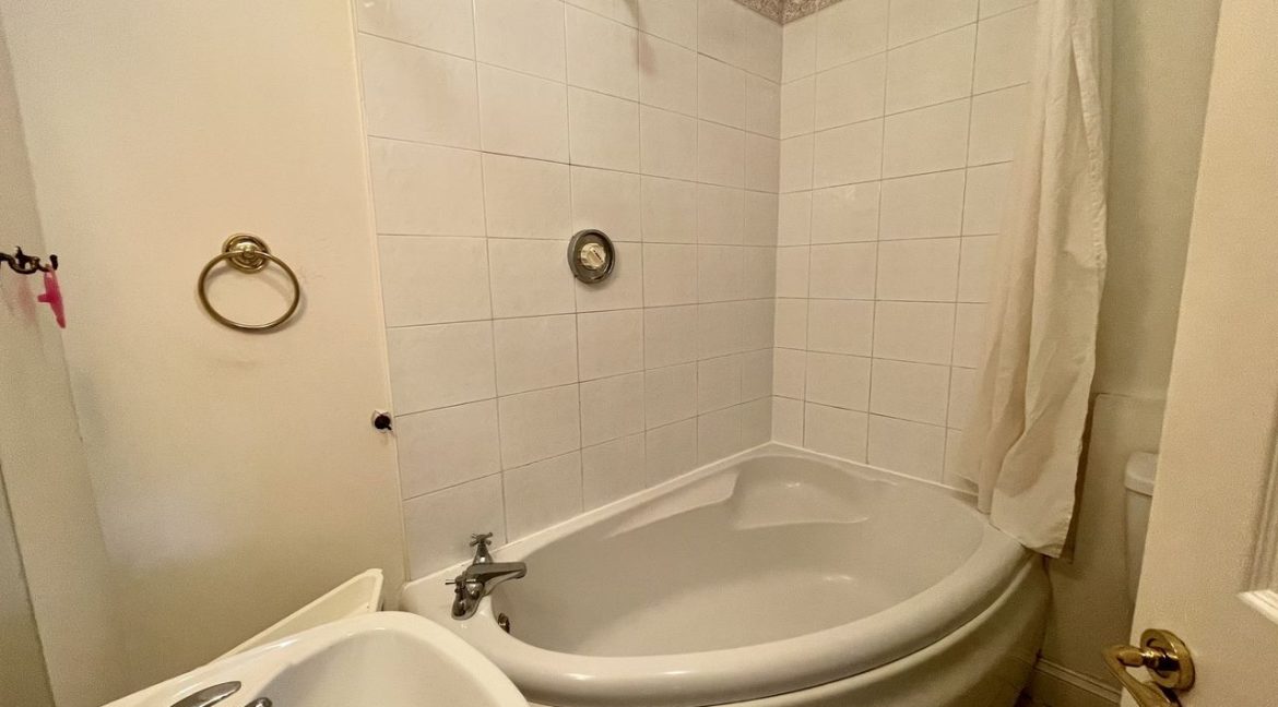 Bespoke Estate Agents Dublin | 48 The Sweepstakes, Ballsbridge Image Caption 1027647-large-8.jpg