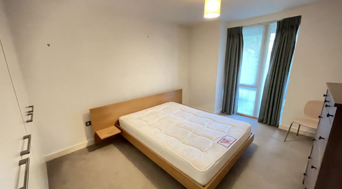 1215451-large-1.jpg