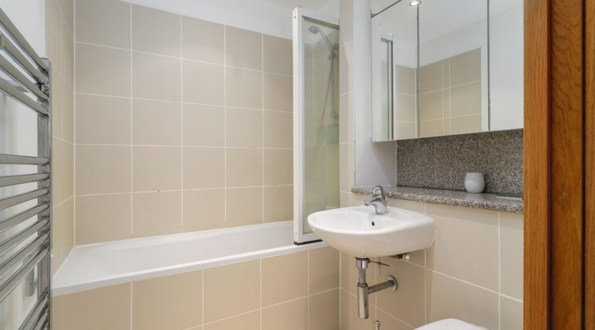 Bespoke Estate Agents Dublin | Apartment 6,Thomastown House,Spencer Dock,Dublin 1 Image Caption 1375464-large-13.jpg