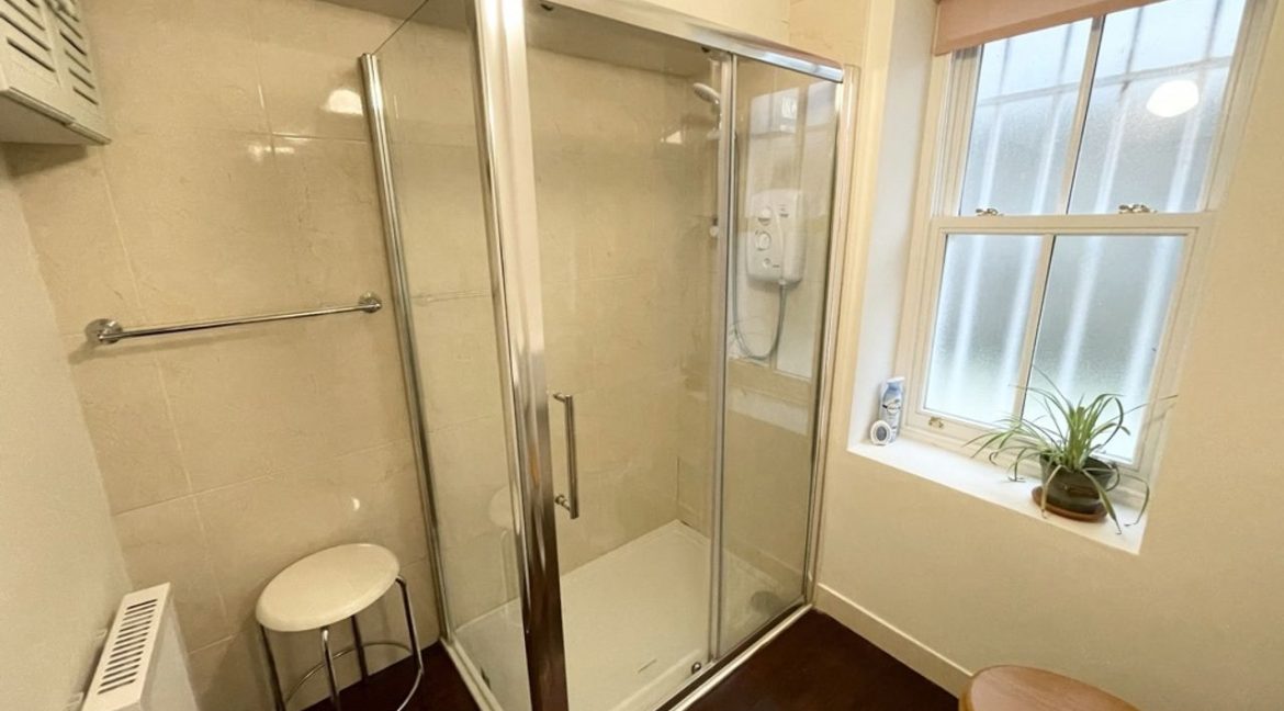 616507-large-5.jpg