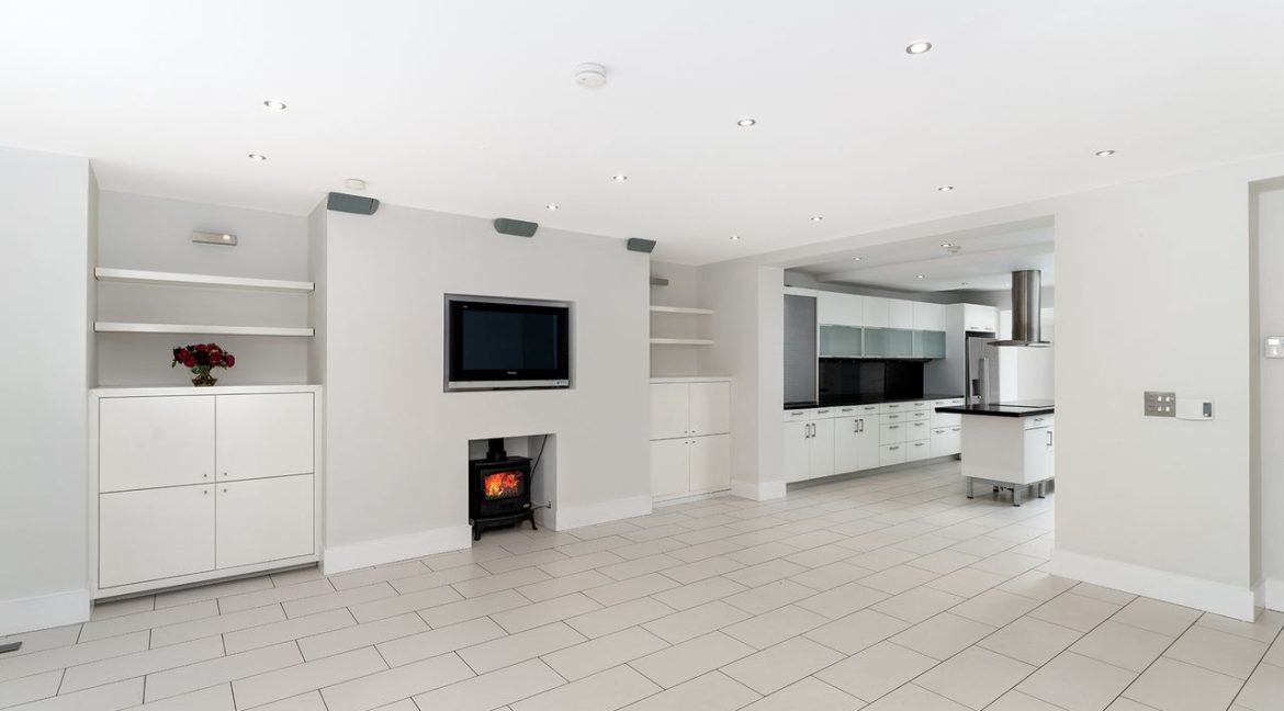 942083-large-12.jpg