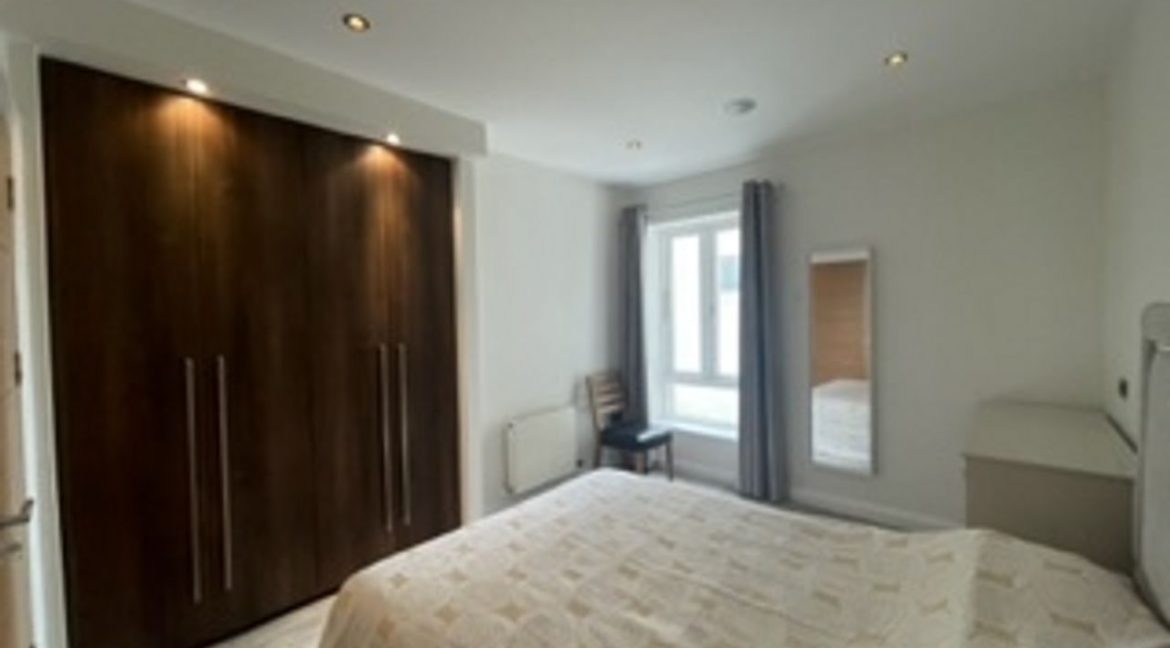 1049937-large-12.jpg