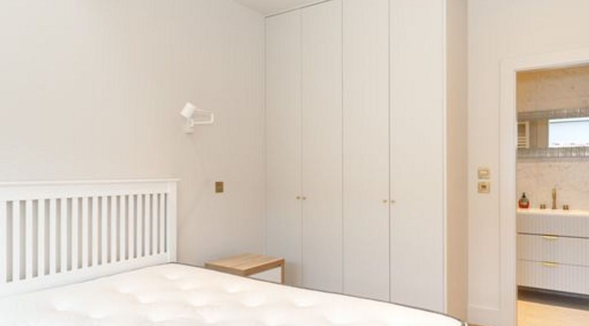 1227774-large-9.jpg