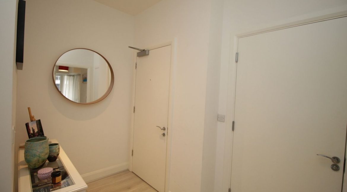 1366455-large-7.jpg