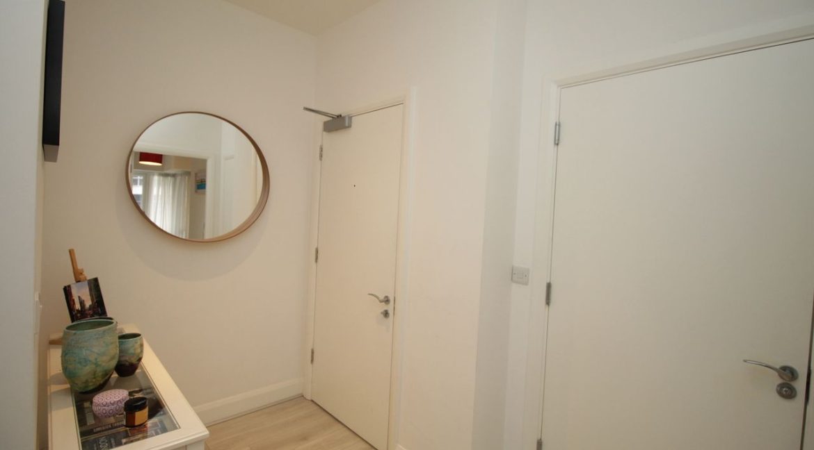 1366455-large-8.jpg