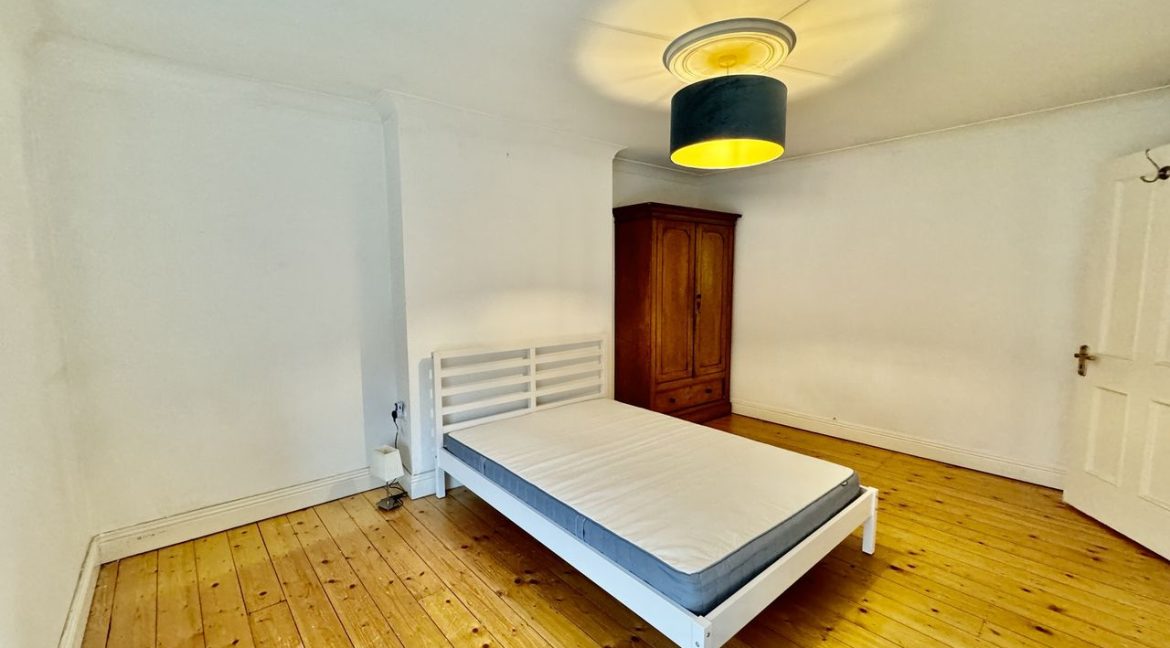 1371434-large-11.jpg