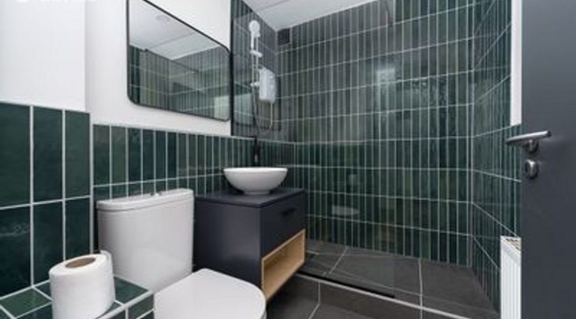 1371071-large-5.jpg